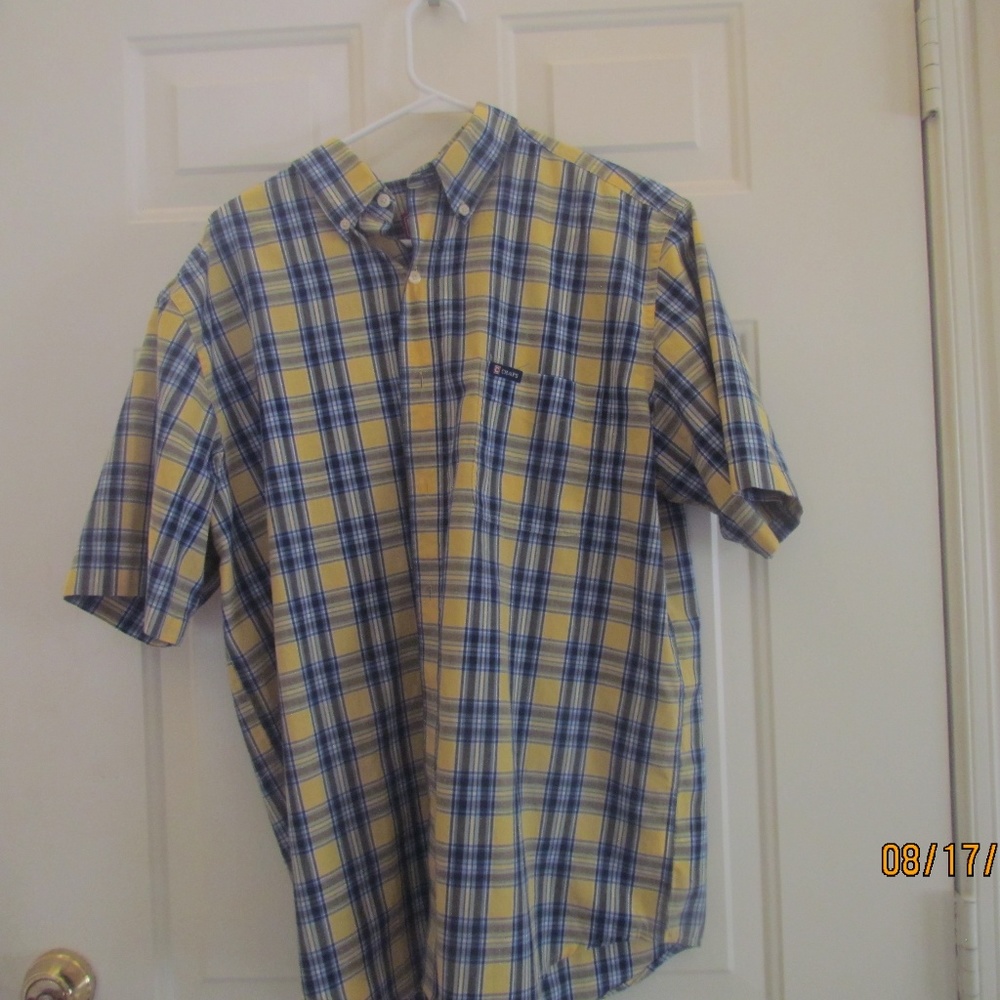 Men's short sleeeved shirt